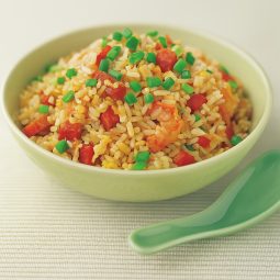 Classic Chinese Fried Rice TLM Blog Cơm chiên kiểu Trung Hoa với màu sắc bắt mắt và vị đậm đà
