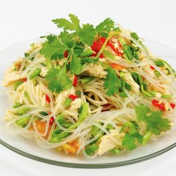 Vietnamese Glass Noodle Salad with Crab TLM Blog Dĩa gỏi miến cua thanh mát với rau thơm cà rốt và thịt cua trắng xen lẫn | Món khai vị hấp dẫn cho mùa hè
